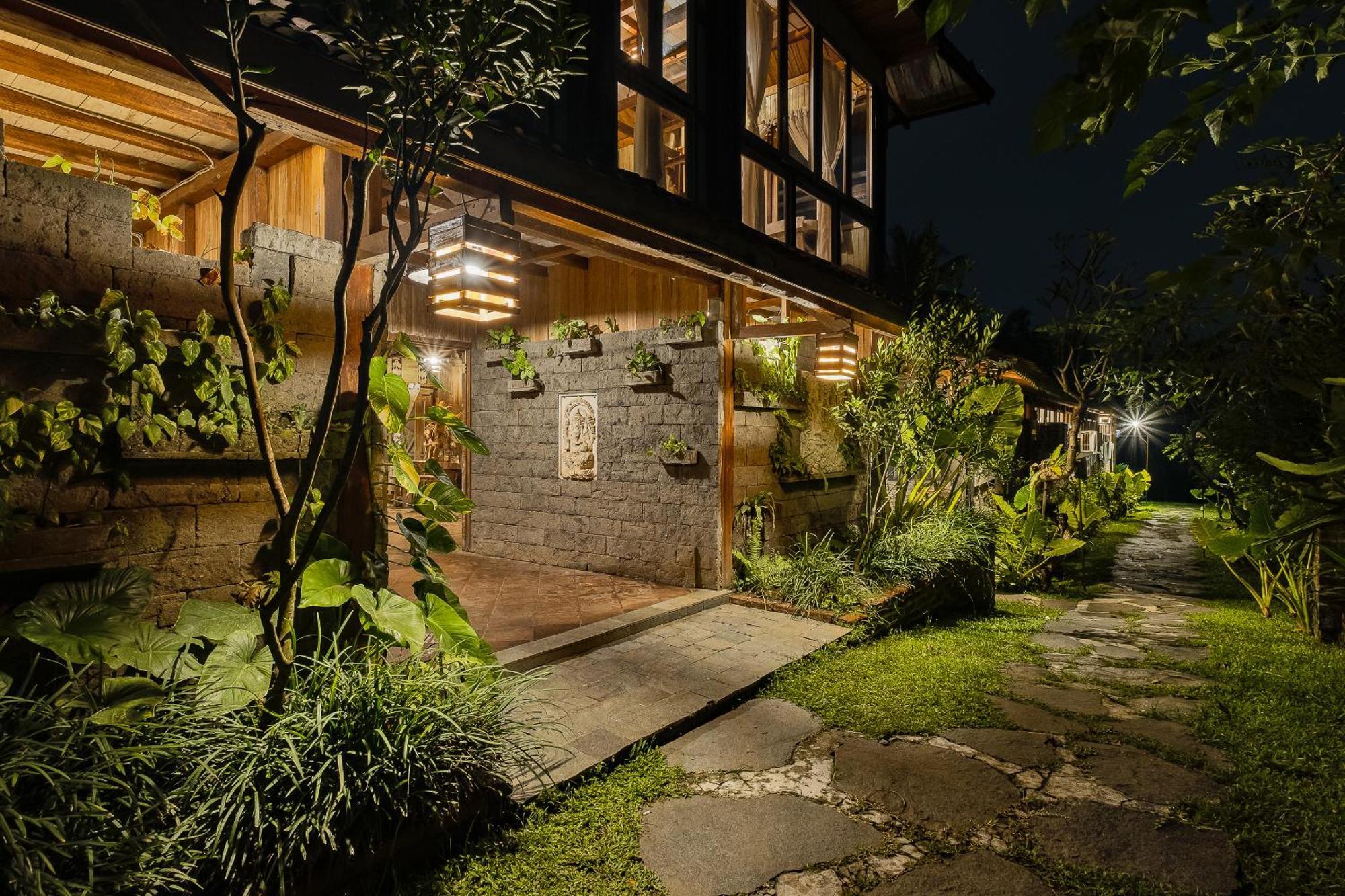Joglo Organik Guesthouse Убуд Екстериор снимка